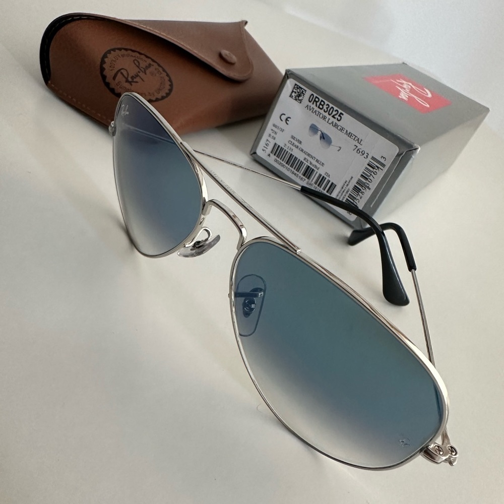 Ray Ban Aviator RB3025 Large Silver Clear gradient blue